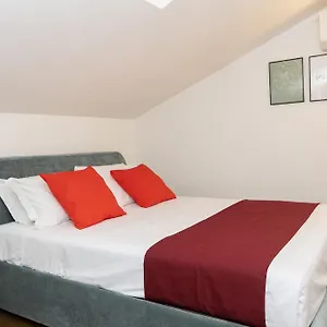 Disciplini Duplex Milan